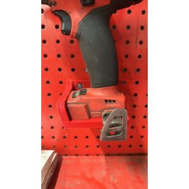 Milwaukee M18-as géphez fali géptartó 